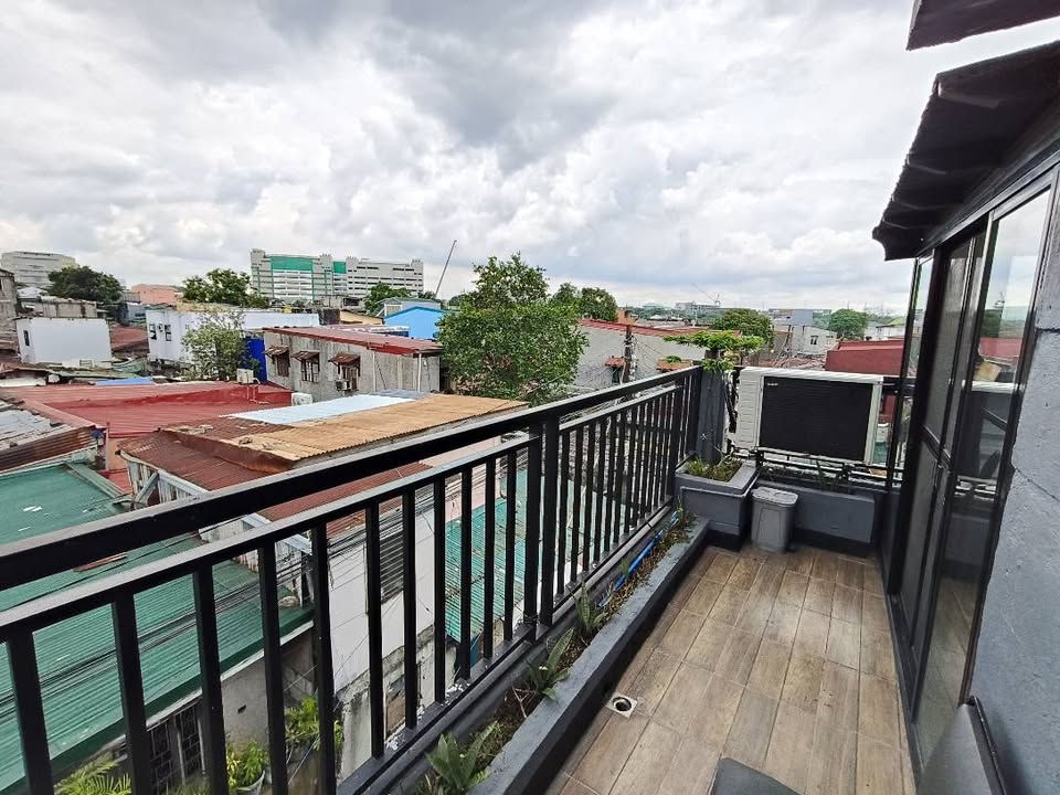 3-Floor Boarding House/Dormitory with Rooftop in Dasmariñas photo #3