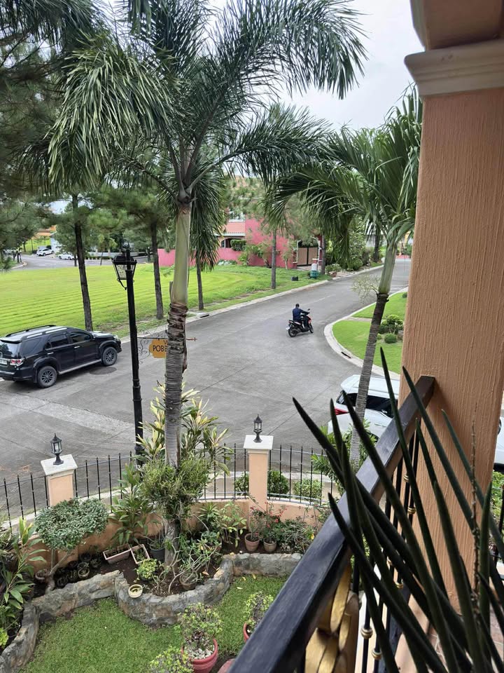 5-Bedroom 2-Storey Corner House in Portofino South, Las Piñas photo #3