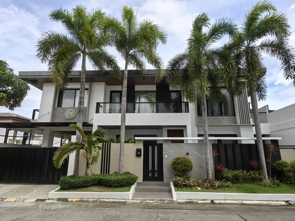 Image for Corner 6-Bedroom House and Lot in BF Homes, Parañaque