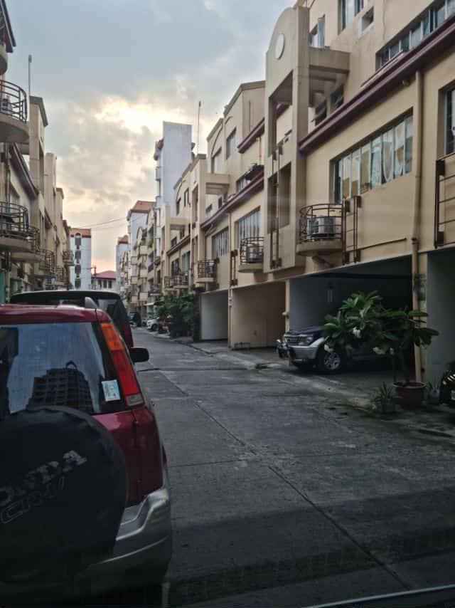 4-Storey, 6-Bedroom Townhouse in San Antonio, Makati photo #2