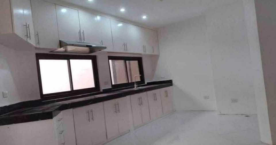 4-Bedroom Semi-Commercial House in BF International, Las Piñas photo #2