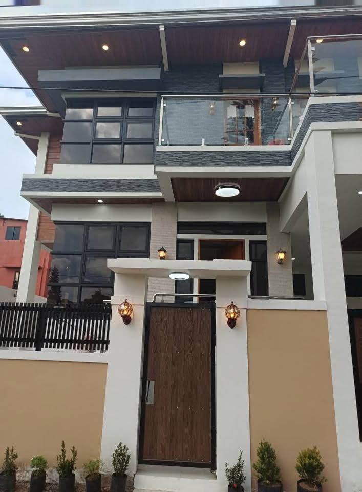 Brand New Modern Elegant House & Lot at Metrogate Tagaytay Estate, Tagaytay photo #2