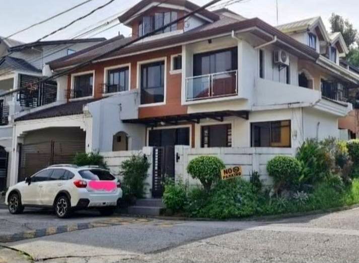 Image for 3-Storey Corner House and Lot in North Susana Executive Village, Matandang Balara, Quezon City