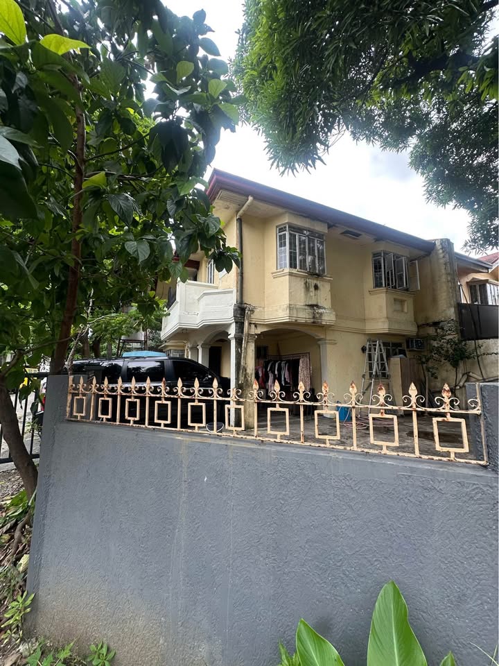 4-Bedroom House and Lot on Corner Lot in BF International, Las Piñas photo #3