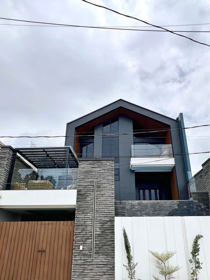 Image for Newly Built Modern House with Infinity Pool in Monteverde Royale, Taytay