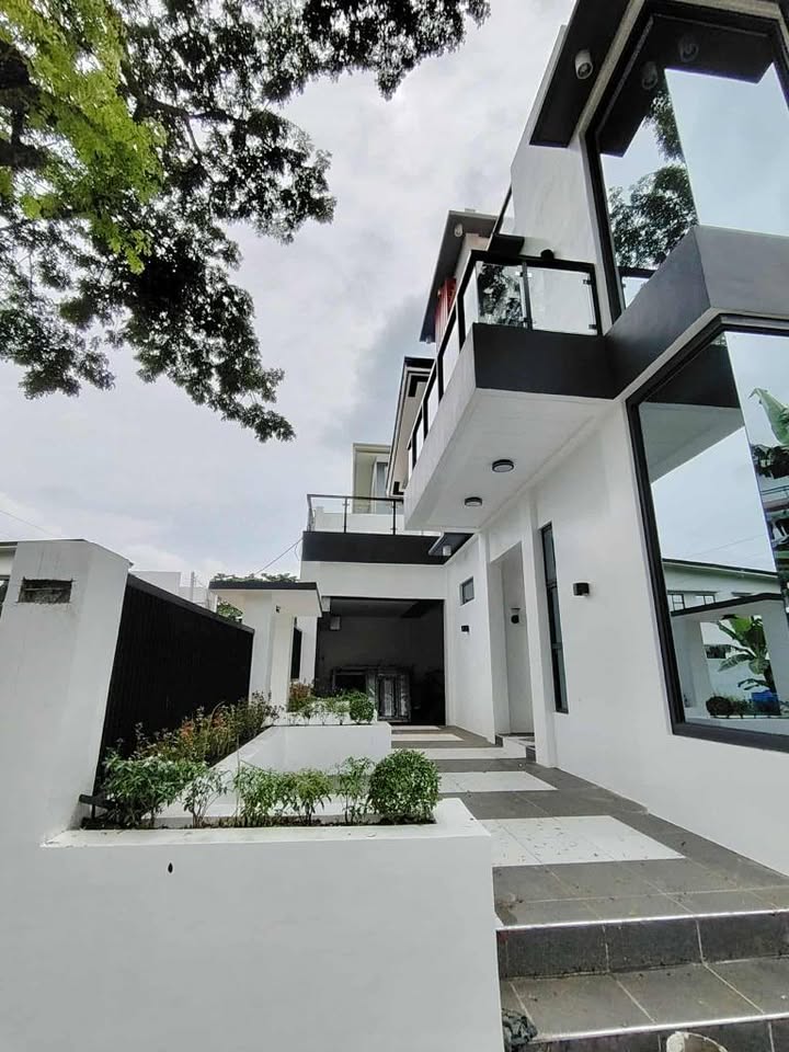 Elegant 2-Storey Home with Roof Deck in Sun Valley Estates, Antipolo City photo #2