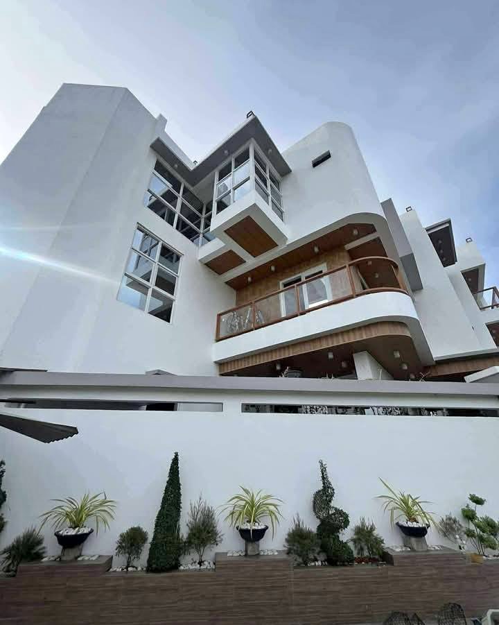 Image for Luxury 6-Bedroom House and Lot with Pool in Greenwoods Executive Village, Pasig
